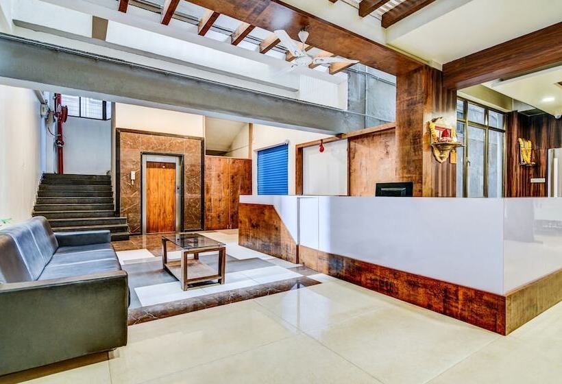 Отель Treebo Shree Sai Suites