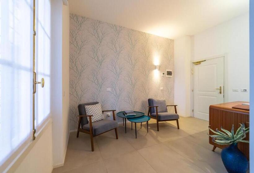 Le Stanze Del Lago Suites & Pool