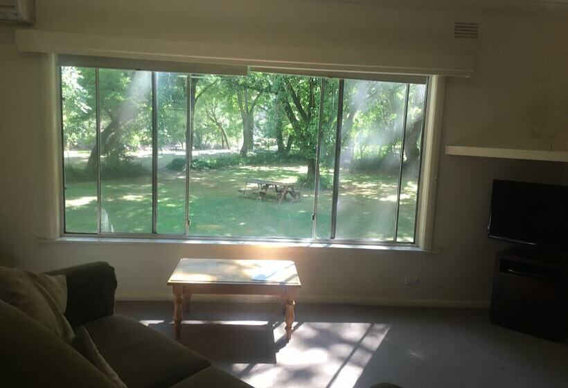 Ovensview On Riverside