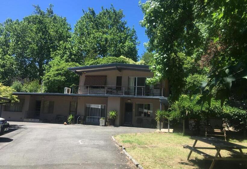 Ovensview On Riverside