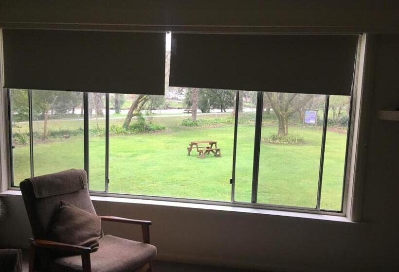 Ovensview On Riverside