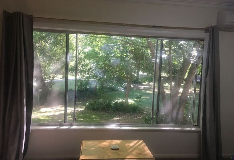 Ovensview On Riverside