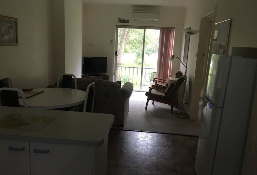 Ovensview On Riverside