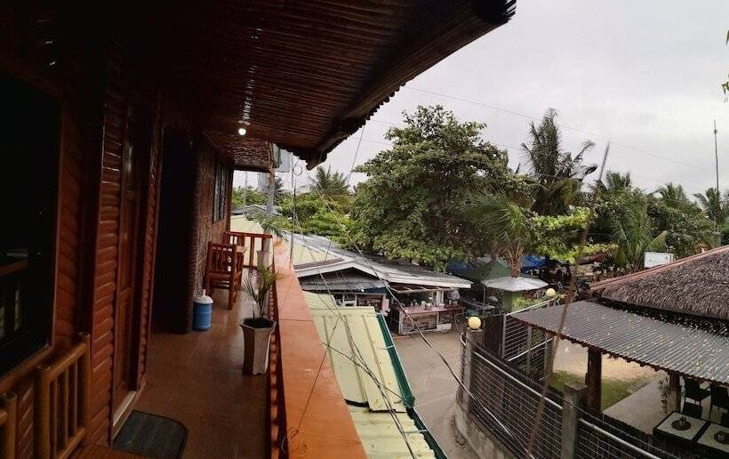 펜션 Guanna's Place Room And Resto Bar