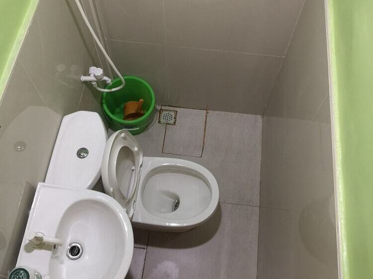 펜션 Guanna's Place Room And Resto Bar