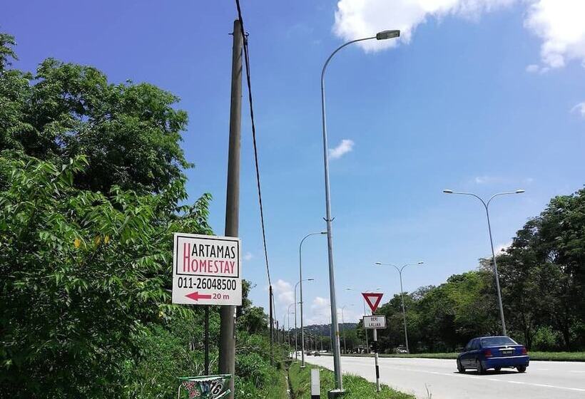 بنسيون Hartamas Homestay