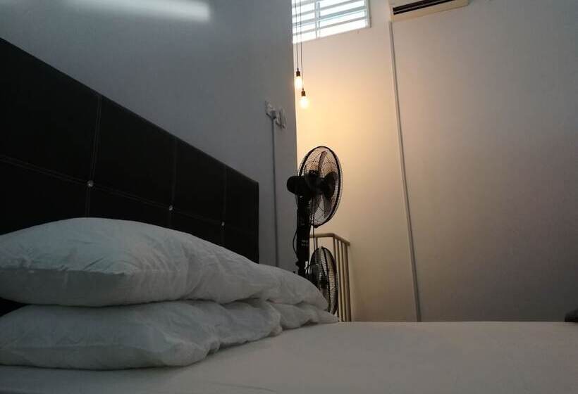 بنسيون Hartamas Homestay