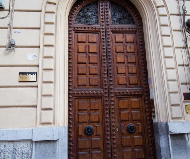 膳宿费 Palermo Gallery