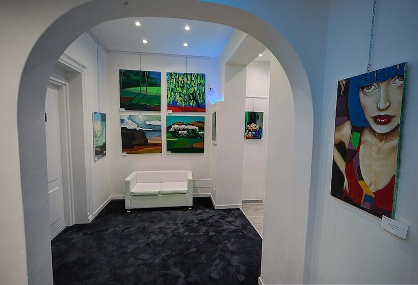 膳宿费 Palermo Gallery