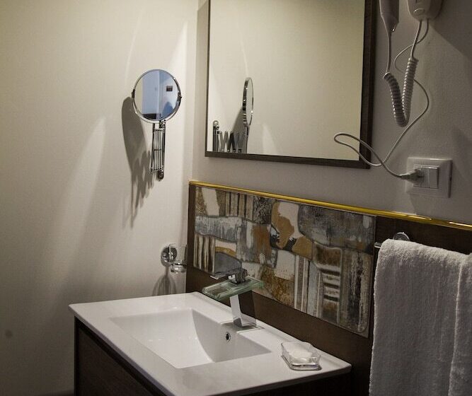 膳宿费 Palermo Gallery