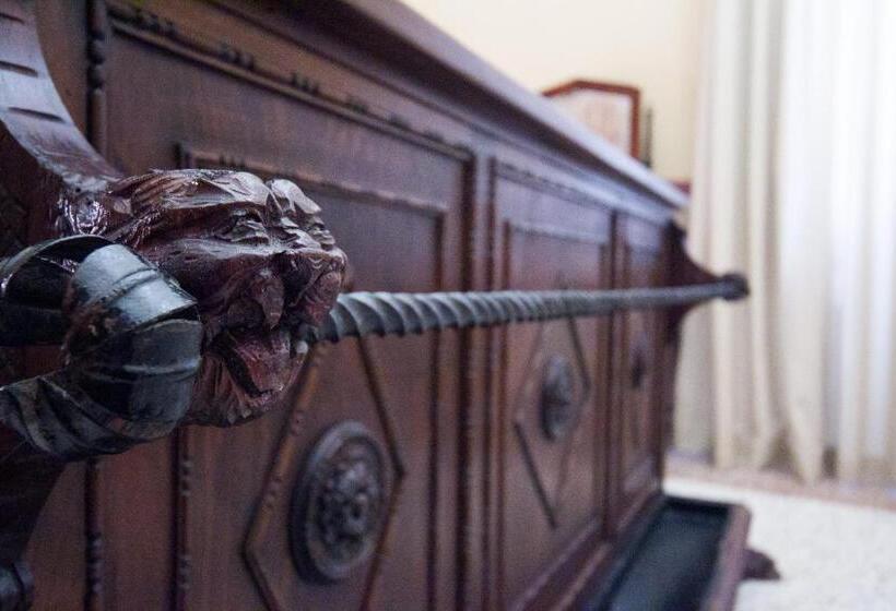 膳宿费 Palermo Gallery