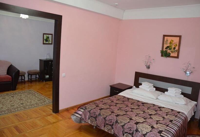 پانسیون Pansionat Iskra