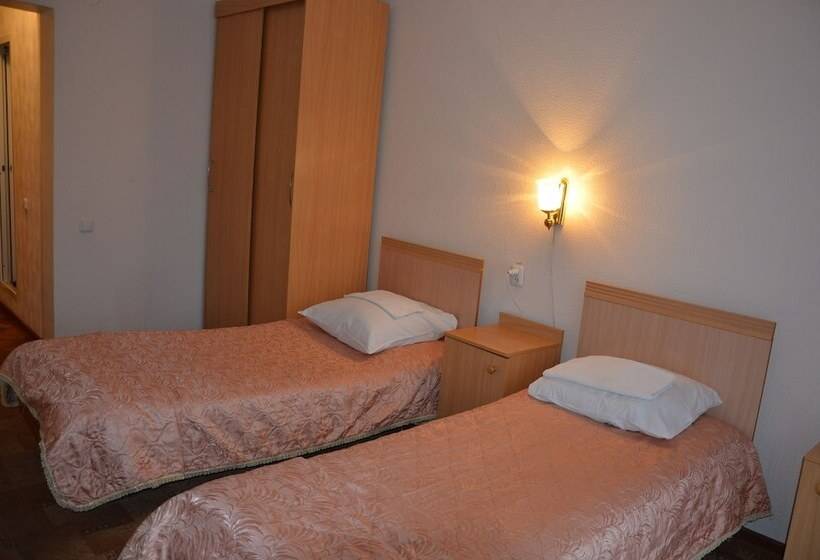 پانسیون Pansionat Iskra