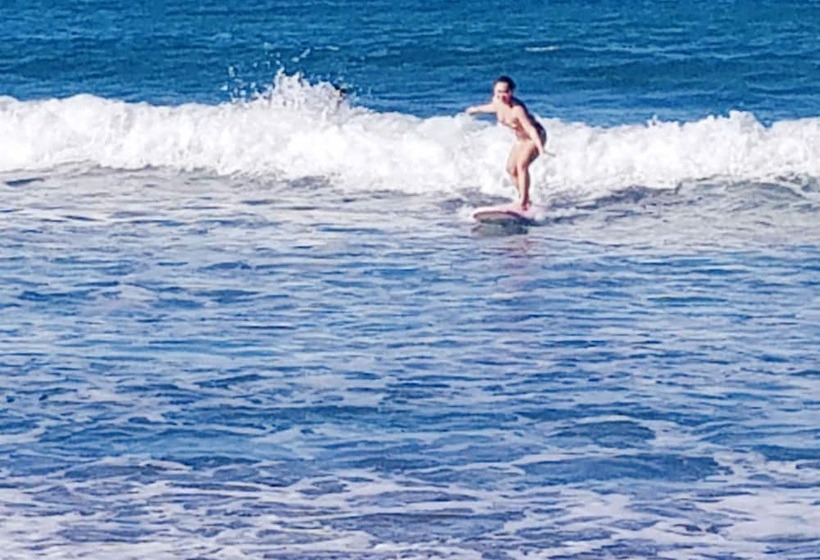 پانسیون Surf & Chill Inn