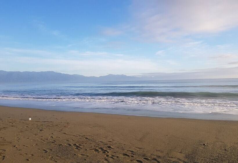 پانسیون Surf & Chill Inn