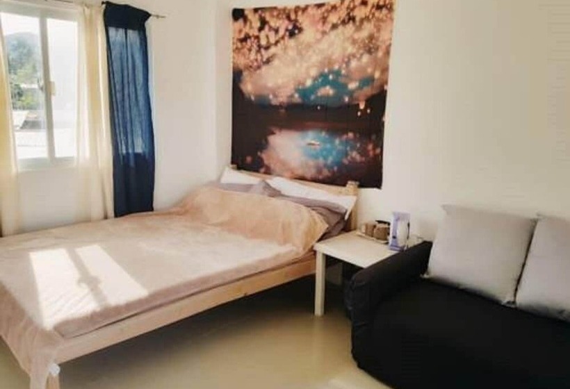 پانسیون Surf & Chill Inn