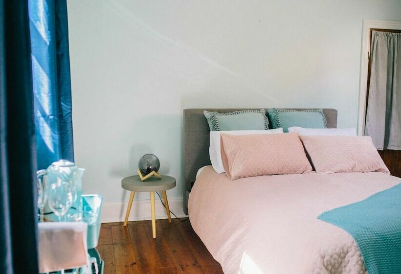 Пансион Auburn Garden Suites