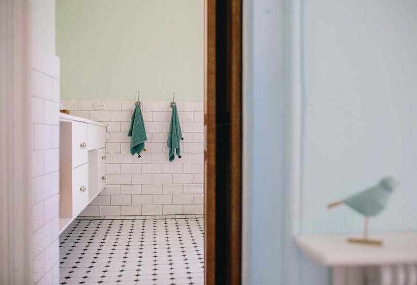 Пансион Auburn Garden Suites