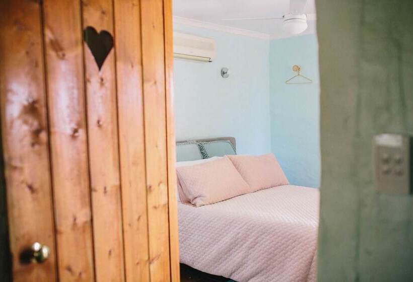 Пансион Auburn Garden Suites