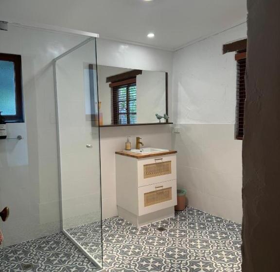 Пансион Auburn Garden Suites