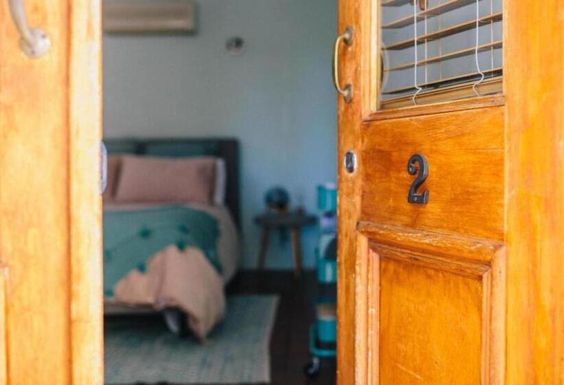 Пансион Auburn Garden Suites