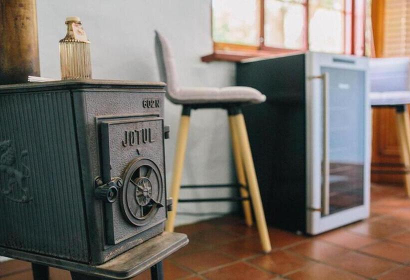 Пансион Auburn Garden Suites