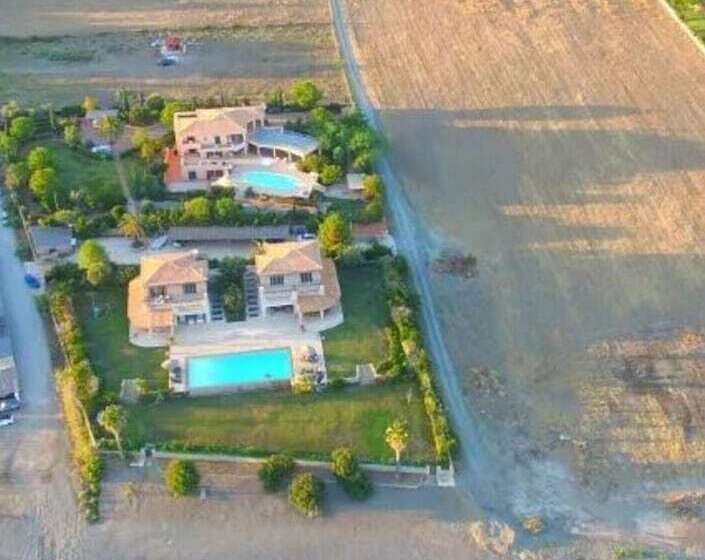 פנסיון Therme Sea Luxury Lodge