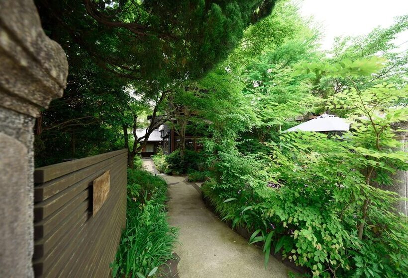 ريوكان Yufuin Iyotomi