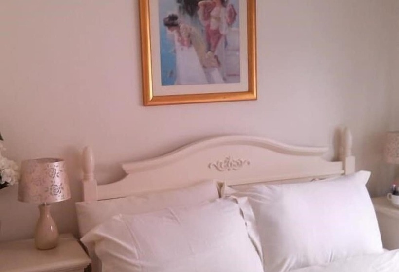 تختخواب و صبحانه The Vee Guest Accommodation