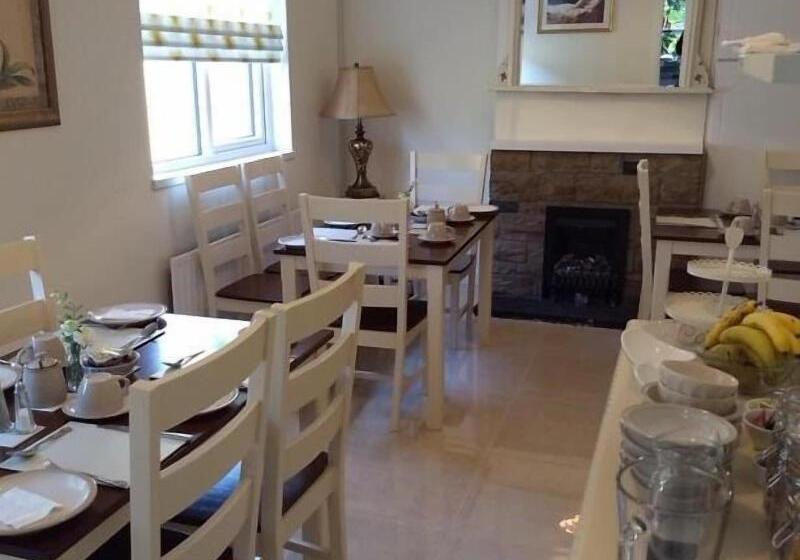 تختخواب و صبحانه The Vee Guest Accommodation