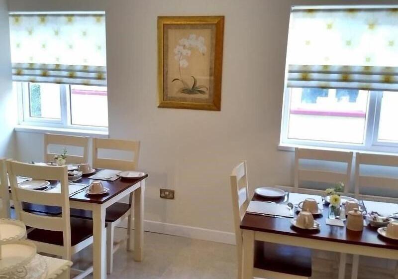 تختخواب و صبحانه The Vee Guest Accommodation