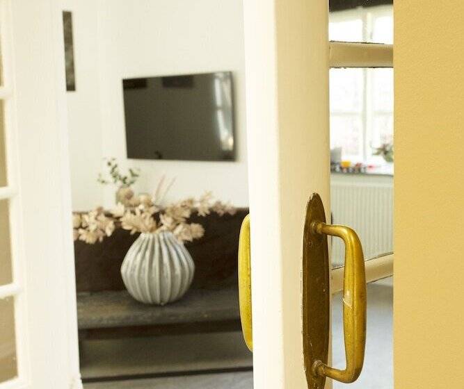 ユースホステル City