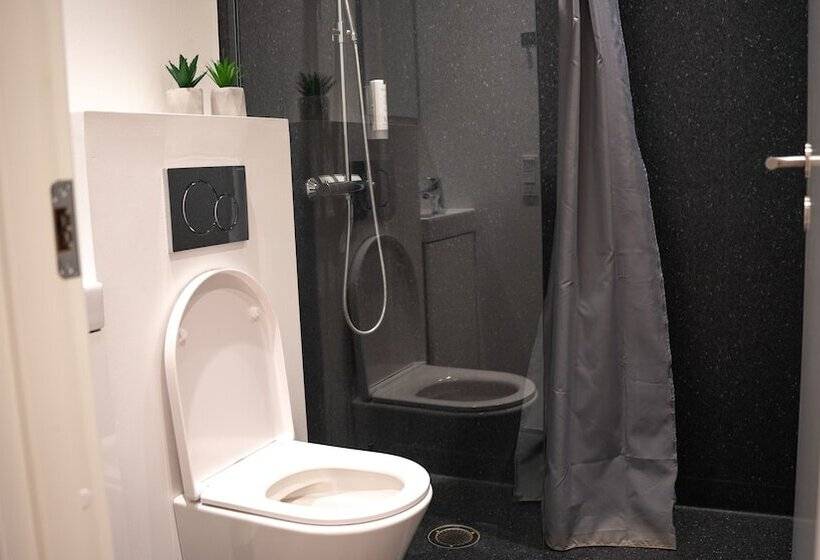 ユースホステル City