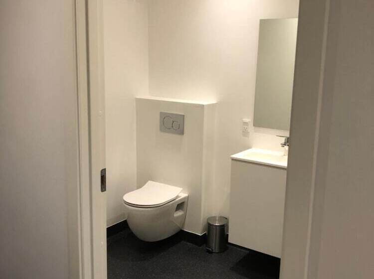 ユースホステル City