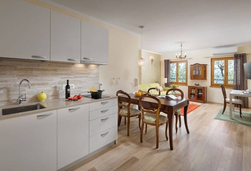 Valdibora Sea View Residence