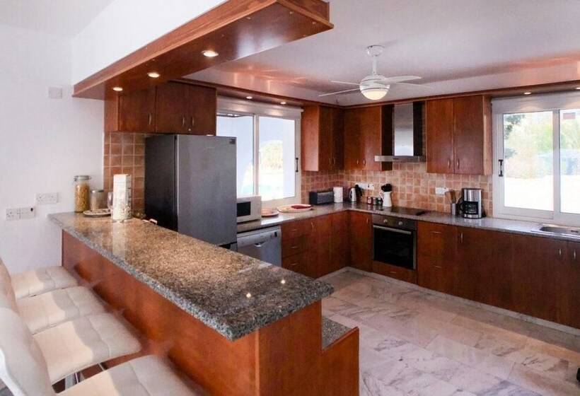 Villa Searay