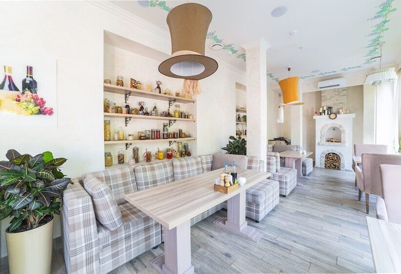 7 Avenue Hotel & Spa