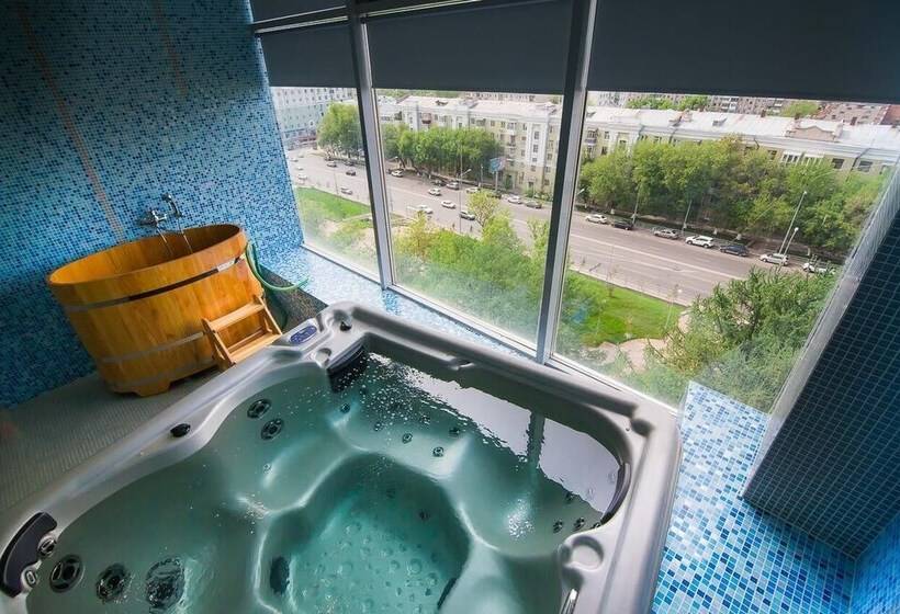 7 Avenue Hotel & Spa