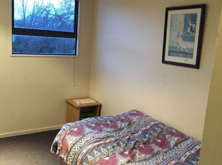 هاستل Vagabond Backpackers