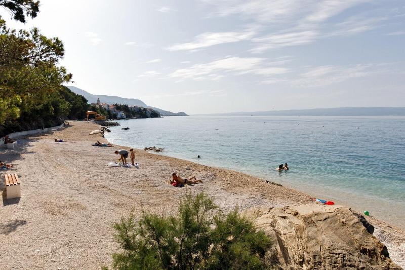 Ark Beach Apartments