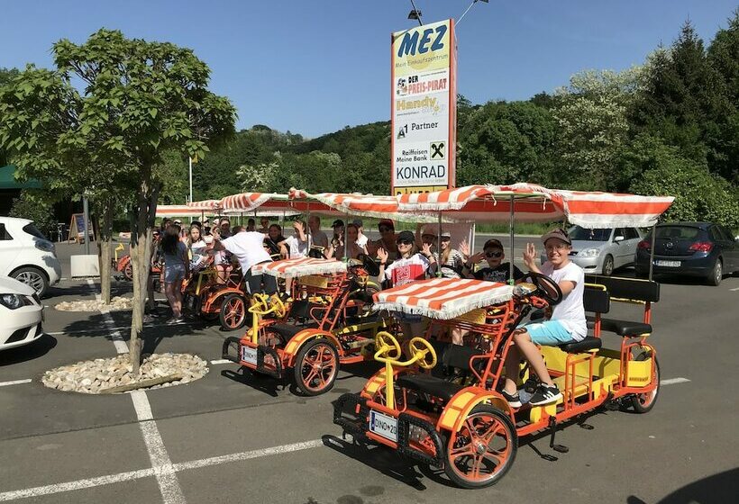 Baumhotel Styrassic Park