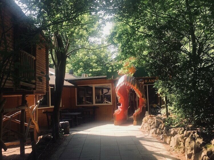 Baumhotel Styrassic Park