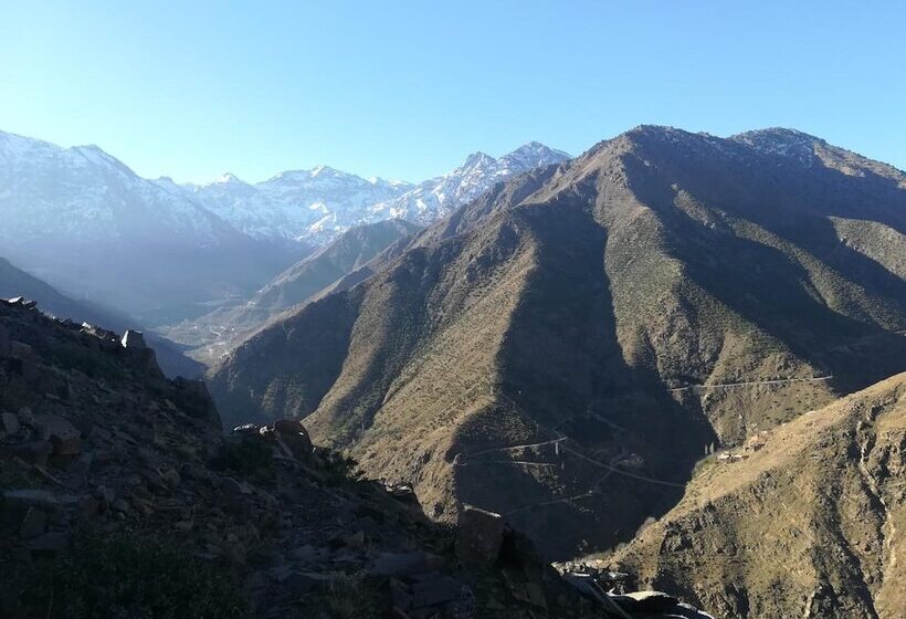 تختخواب و صبحانه Berber Family Lodge