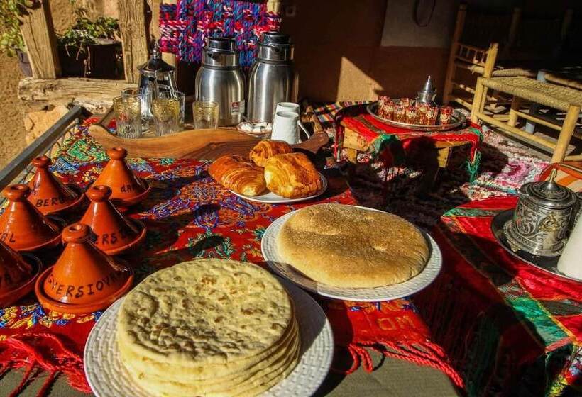 تختخواب و صبحانه Berber Family Lodge