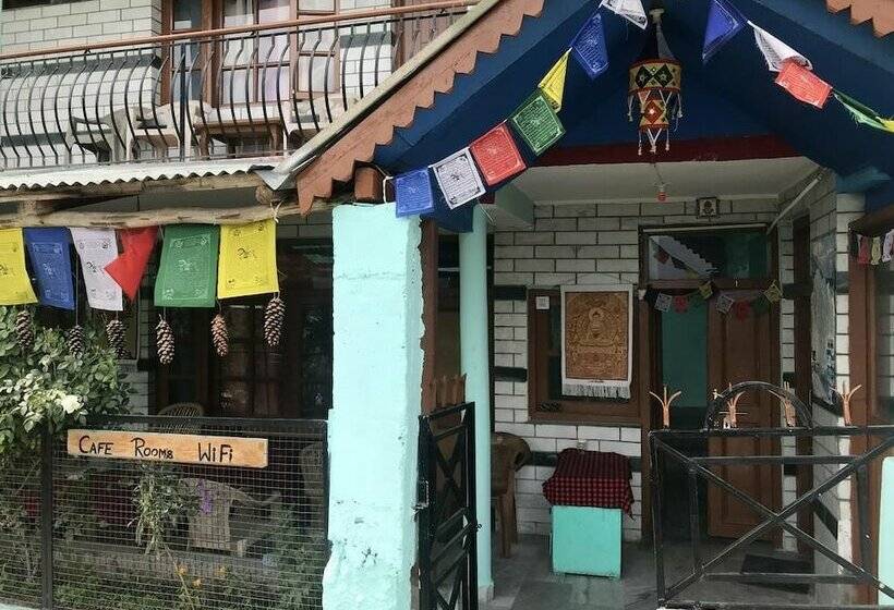 تختخواب و صبحانه Sharda House