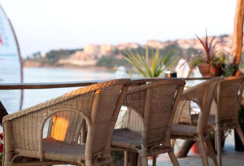 בית מלון כפרי Blue Orange Beach Resort