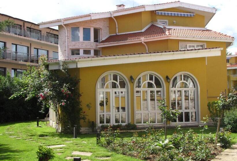 בית מלון כפרי Blue Orange Beach Resort