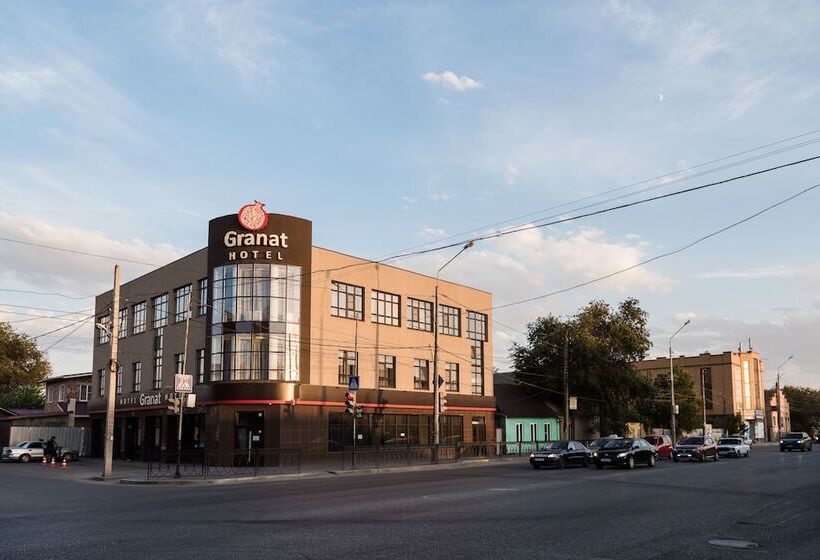 هتل Granat