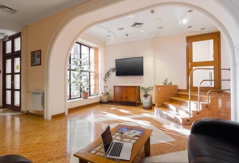 هتل Imeni Morisa Toreza Health Resort