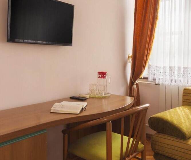 هتل Imeni Morisa Toreza Health Resort